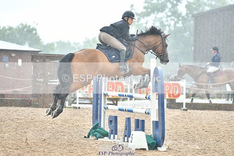 230805A-105447-00233 - Cls 2 Snr Newcomers & 1.10m Open