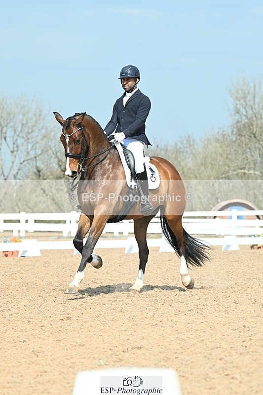 250403-110135-01769 - 042-Dannie.Morgan-Fever.Tree