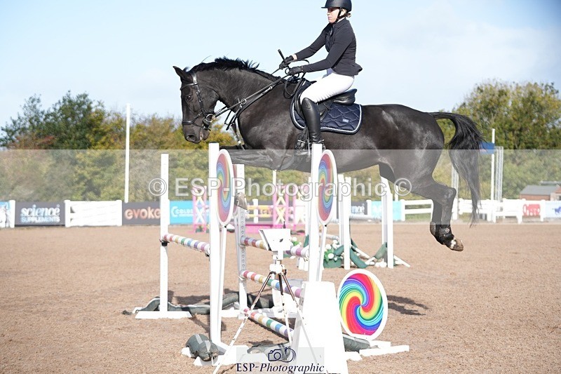 251004-103510-01801 - Cls 15 British Novice and 90cm Open
