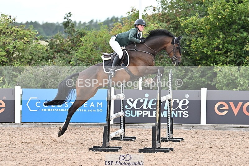 250820B-130142-00677 - Cls 4 Newcomers and 1.10m Open