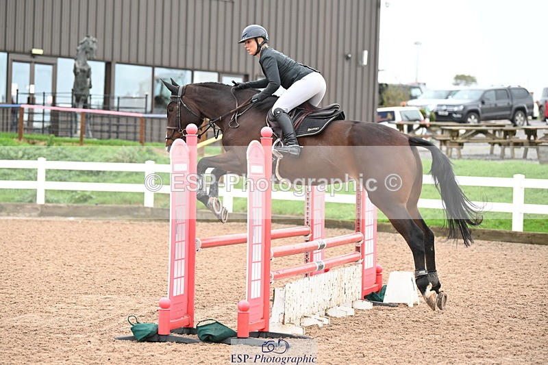241023A-114903-00630 - Cls 1 British Novice and 90cm Open