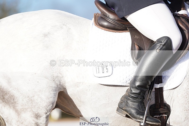 241214-130718-00575 - 105-Janine.Paterson-Machas.Grey