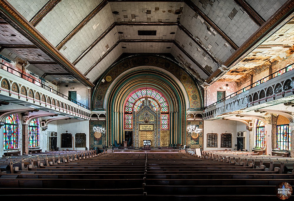 Agudas Achim Synagogue (Chicago,IL) | Center Sanctuary View - Agudas Achim Synagogue
