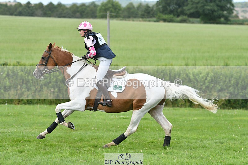 240804-152812-17652 - 657-Althea_Bleekman-SHOVERN_ON_ICE