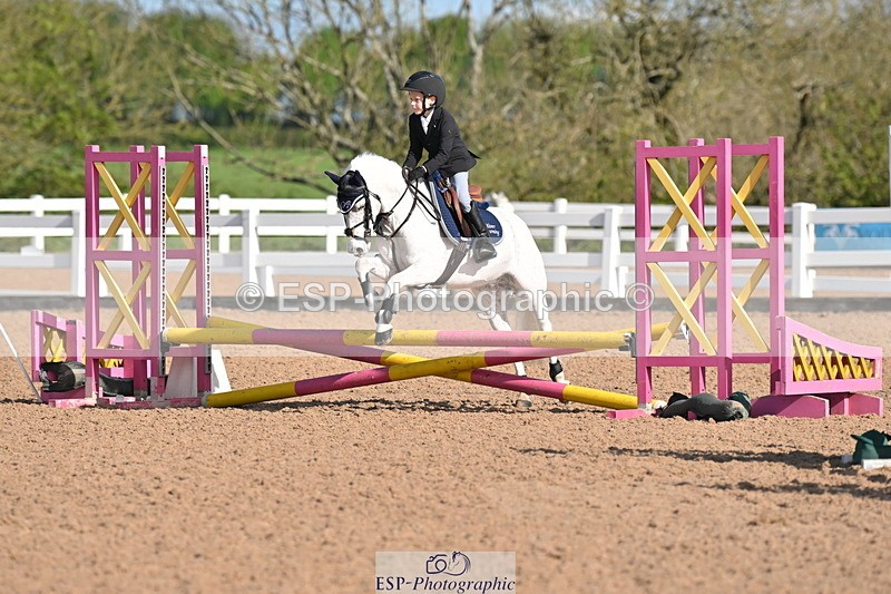 240504A-091517-00051 - Cls 11 Clear Round 50cm