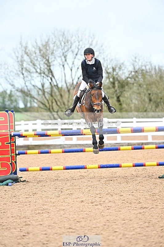 240501A-140925-00978 - Cls 8 Snr Foxhunter and 1.20m Open