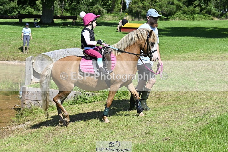 240728B-111205-01182 - Gemma's Group XC