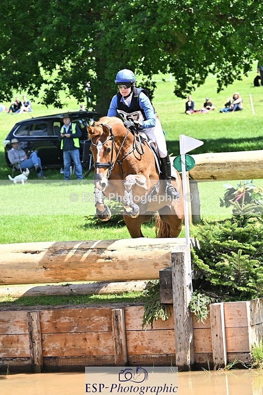 240525-120344-12893 - 367-CROSSTOWN_FINTANS_LAST-Catherine_Burrell