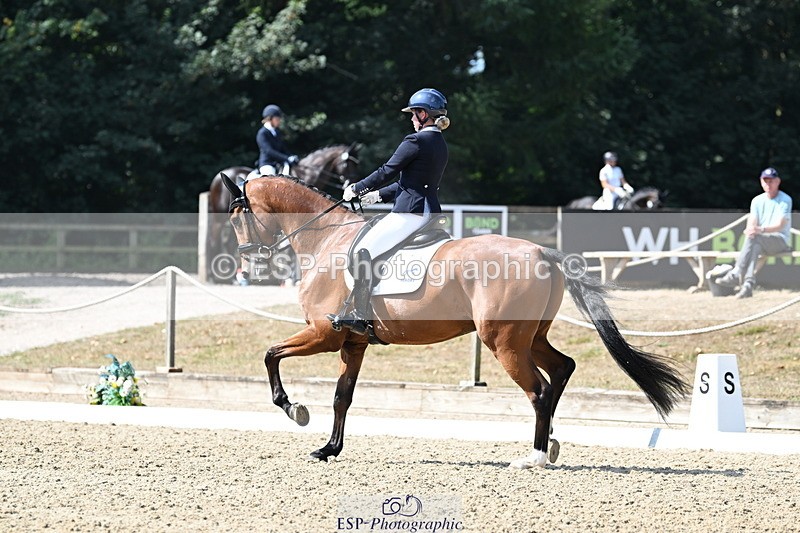 250810A-110627-05716 - 071-Abbie.NewburySeagry.Viceroy