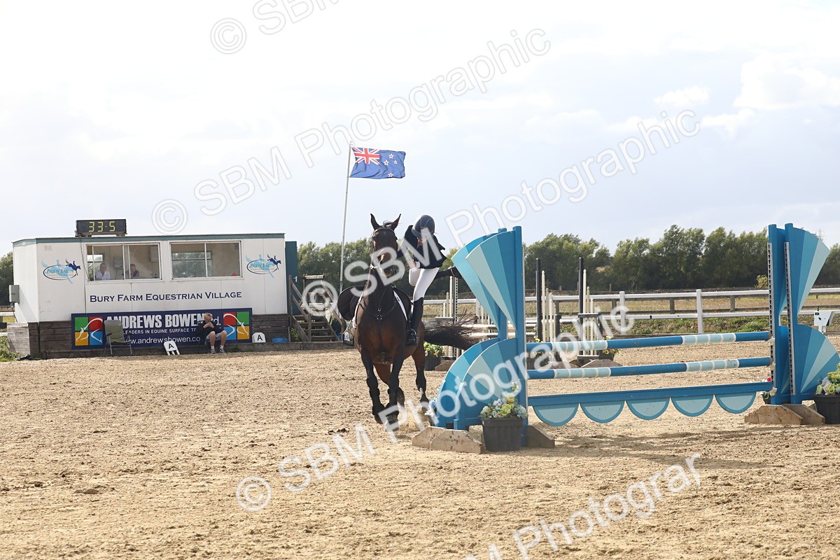 SBM_008050 - Class 12 - 90cm Champs