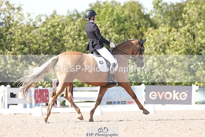 250906-154507-04857 - 054-Amy.Louise.LloydDiva.Royale