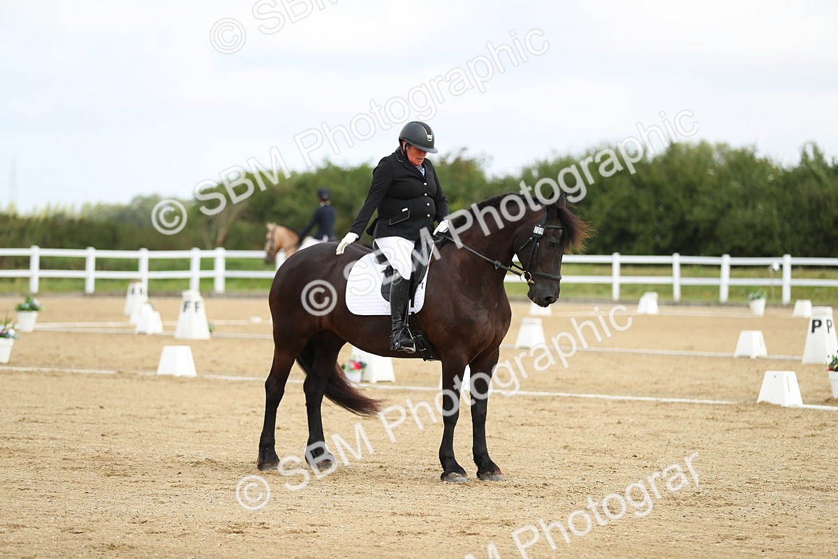 SBM_015050 - Class 13 - Novice 23 - 8,30-9.33