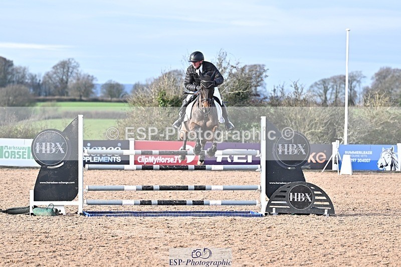 251126-122413-00441 - Cls 4 Newcomers and 1.10m