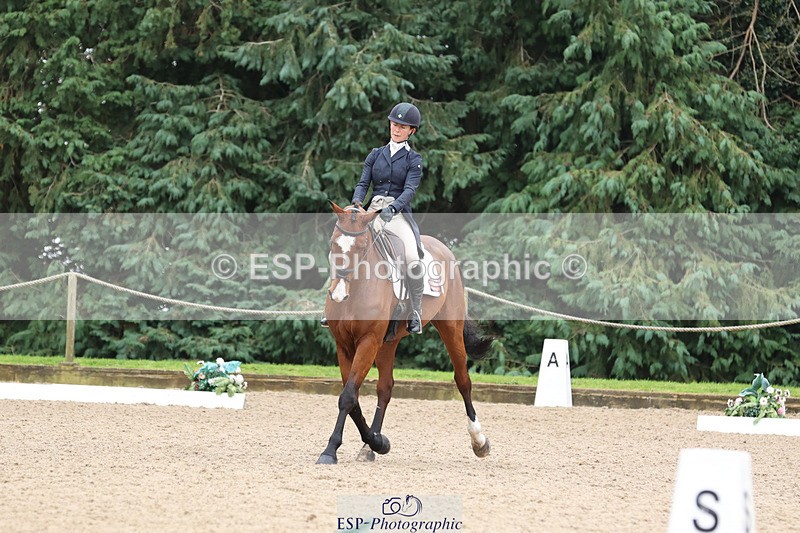 241024-121049-01999 - 057-Louisa.Lockwood-KILCANNON.OREO