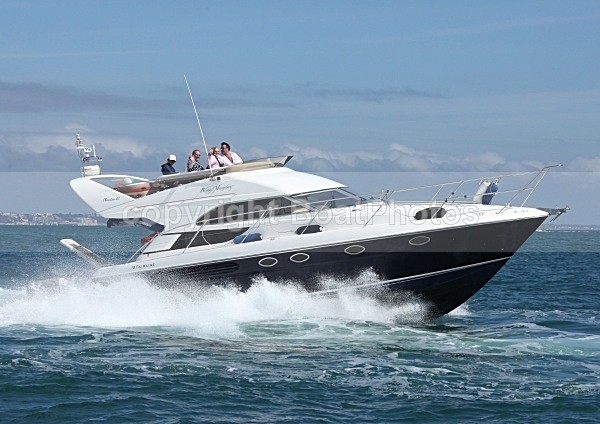 090823 BLUE MONDAY IMG_1370 - Flybridge Cruisers