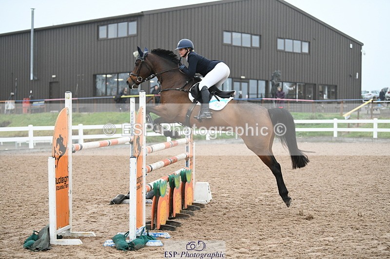 241103A-111216-07712 - SUN Cls 21 Snr Newcomers and 1.10m Open