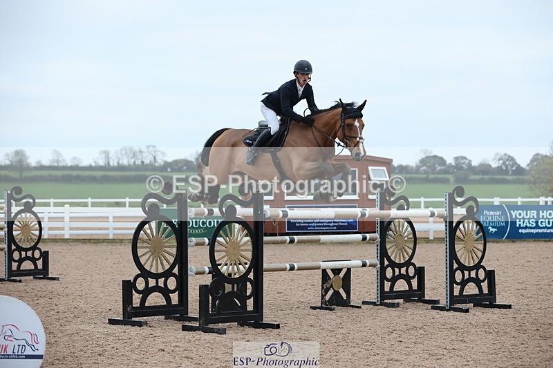 241101A-161648-03263 - FRI Cls 8 National 1.30m