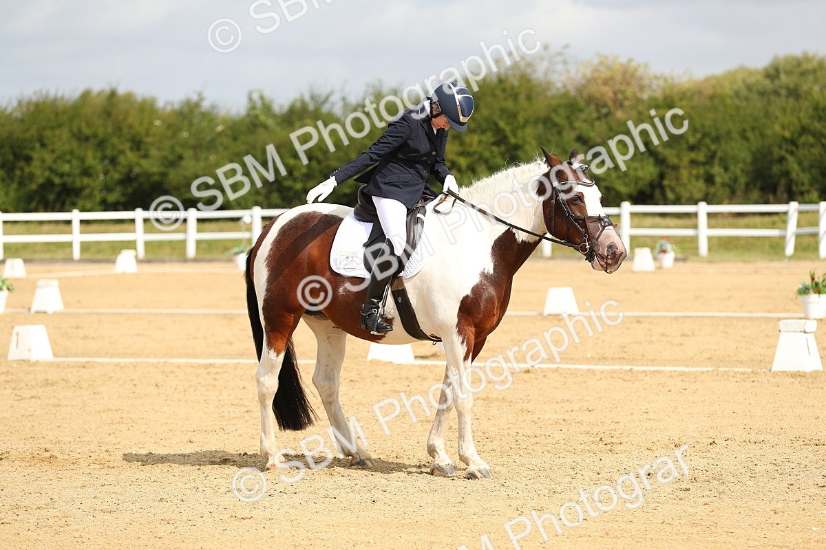 SBM_015698 - Class 13 - Novice 23 - 9.54-11.04