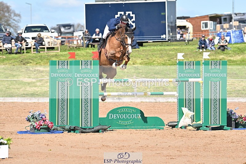 240420A-141437-11664 - Cls 7, 2 Star Medium Tour 1.35m