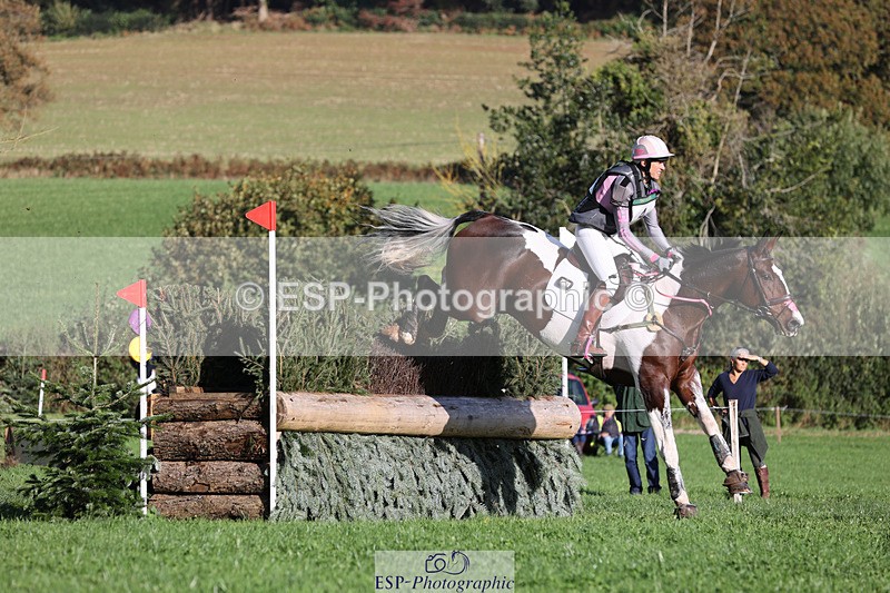 241025-104918-06343 - 004-Claire.Deuten-FOXRIDGE.HIGH.JINX