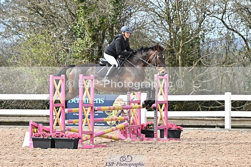 250328-110436-01371 - Cls 8 British Novice and 90cm