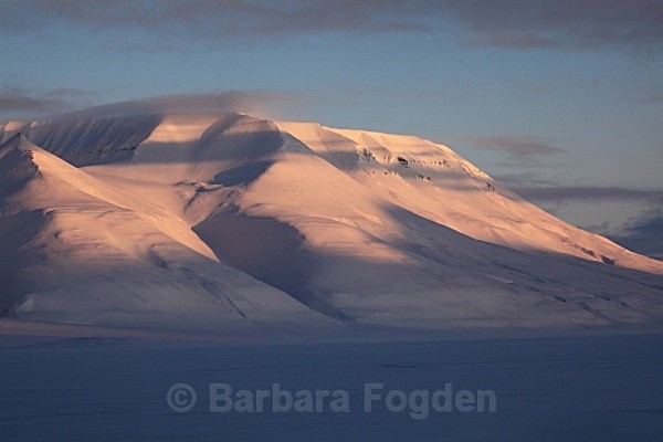 Adventdalen 9506 - The daylight returns