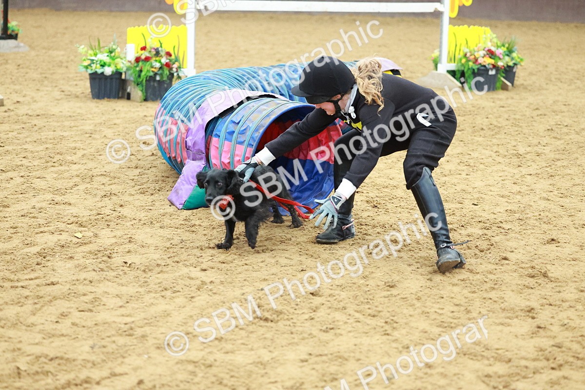 SBM_002475 - Class 3 - Horse & Hound (60cm)