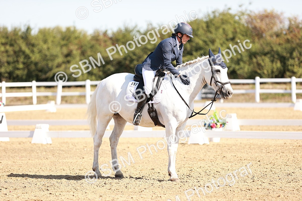 SBM_004423 - Class 12 - Novice 5 - 9.07-10.10