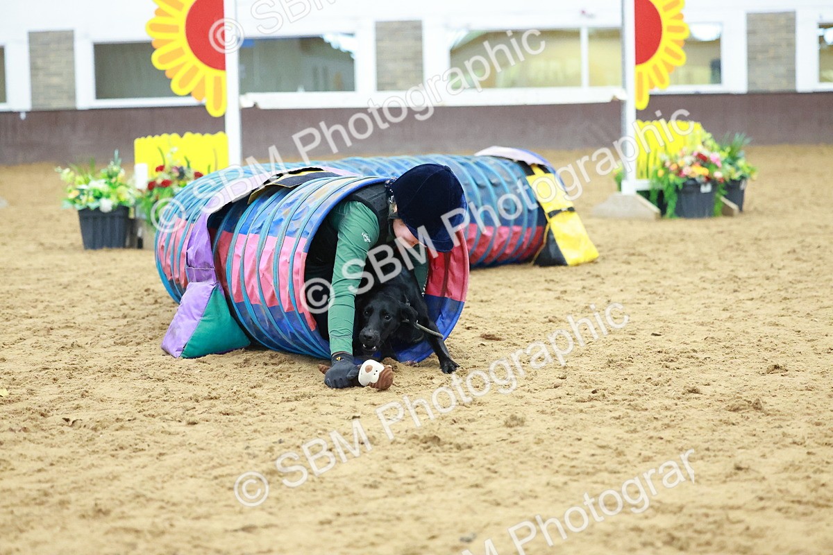 SBM_002387 - Class 3 - Horse & Hound (60cm)