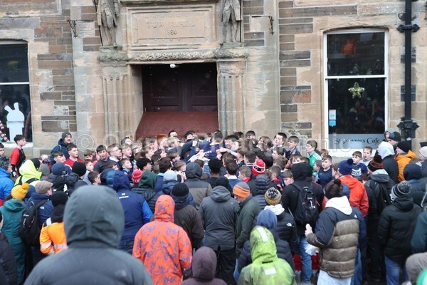 AA076541 - New Years Boys Ba'