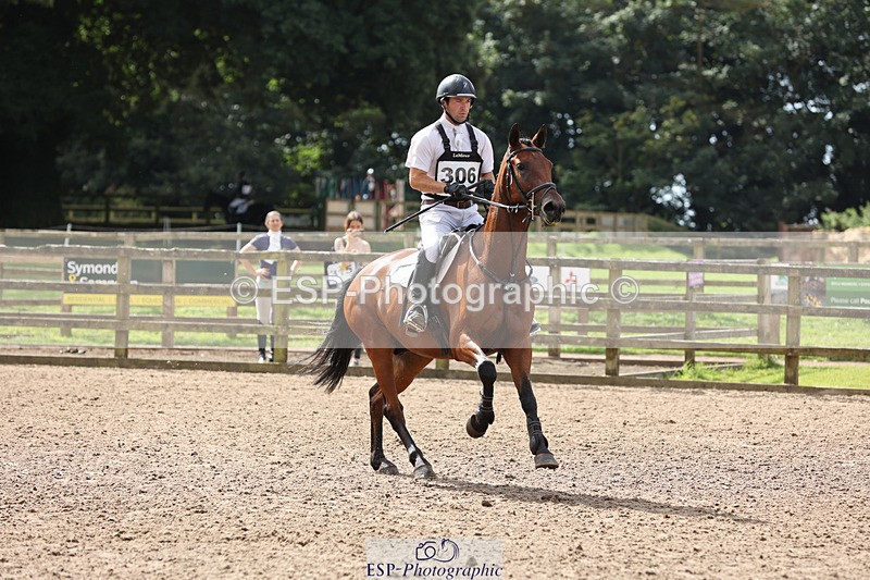 240804-104422-11250 - 306-Rupert_Batting-COOMBELAND_ALBERTS_RUMOUR_II