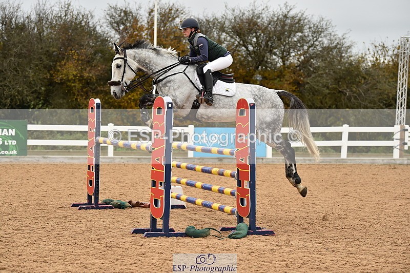 231122A-133300-00452 - Cls 5 Foxhunter & 1.20m Open