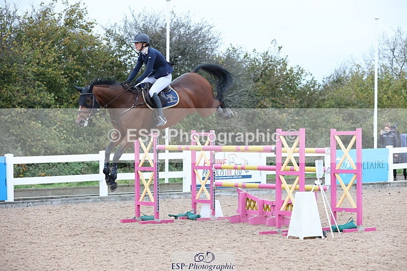 241101A-155425-03119 - FRI Cls 8 National 1.30m