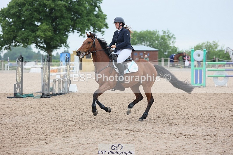 250524-124701-04778 - Cls 15 Snr Fox 1st Rnd