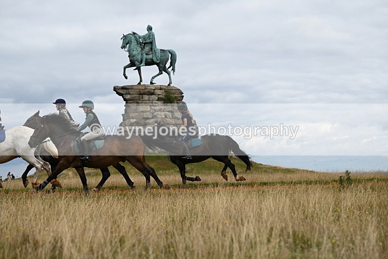DSC_6413 - Time at Statue 12:17 to 12:44