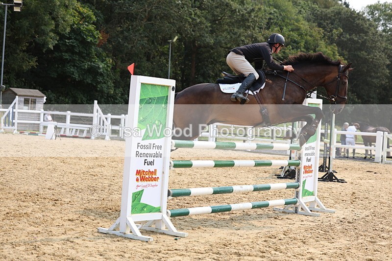 3E7A2587 - Class 8: Senior Newcomers/1.10m open