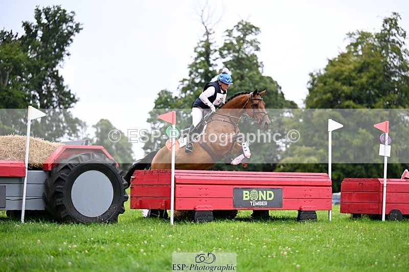 240803-115429-03037 - 025-Trilby_Crewes-WATERNISH_BRIDLE_LANE
