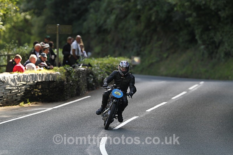 FOM_1293 - Classic TT Lap of honour