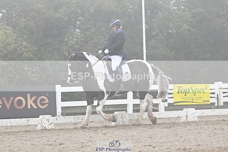 250907-145744-08995 - 106-Lucy.HamblettGalliano.Gold.Dust