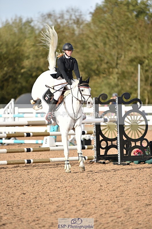 231015A-160210-09207 - Cls 27 1.10m Amateur Q 2nd R