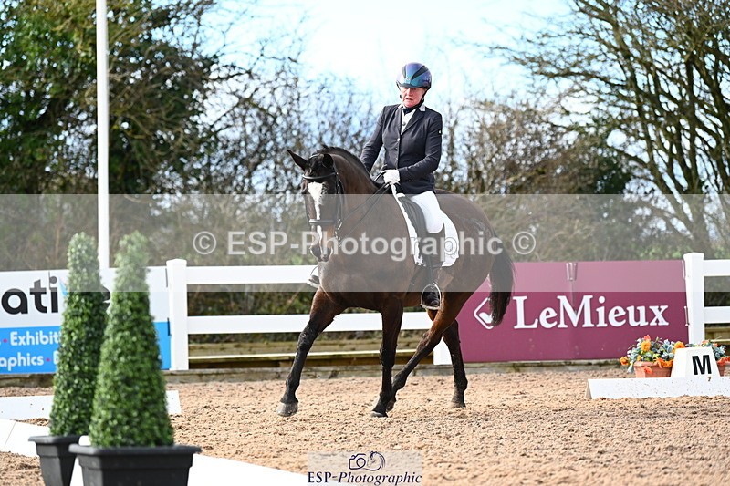 240218A-143410-08679 - 184-jeanette.male-Langaller.Future.Star