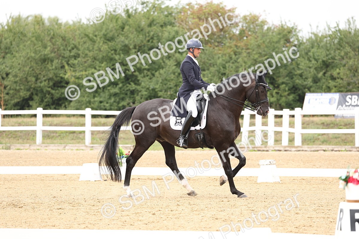 SBM_007616 - Class 9 - FEI INT I - 14.57-15.45