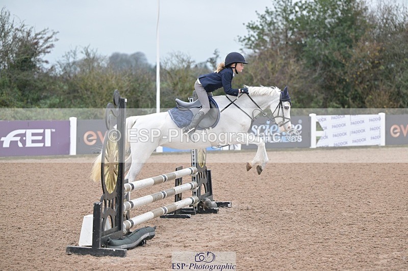 251116-100606-01105 - Cls 2 Pony Intro 70cm