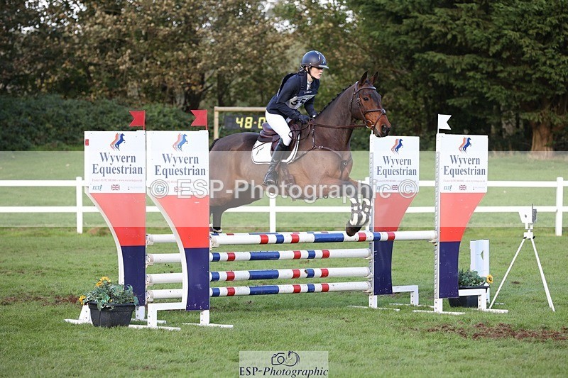 231022-160621-30104 - 552-MONBEG.BY.MAGIC-Xanthe.Baylis-TrotUp+SJ