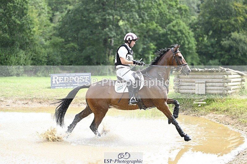 240804-120134-12221 - 306-Rupert_Batting-COOMBELAND_ALBERTS_RUMOUR_II