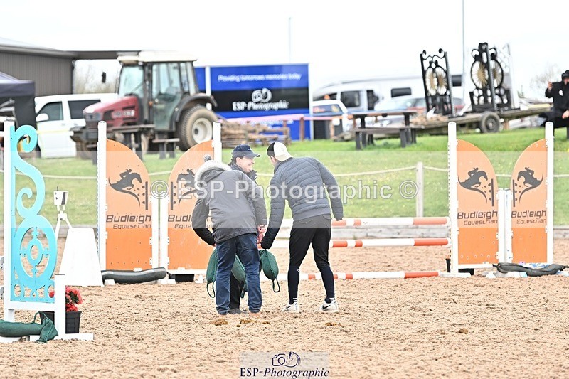 250414-104744-00245 - 80cm Round 1