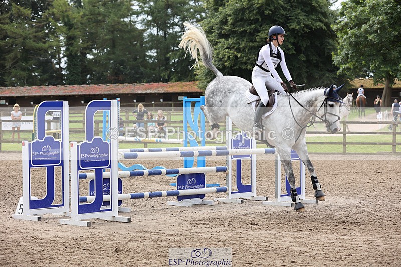 240804-114818-12829 - 457-Lydia_Stuart-SAUNDERSCOURT_FURISTOS