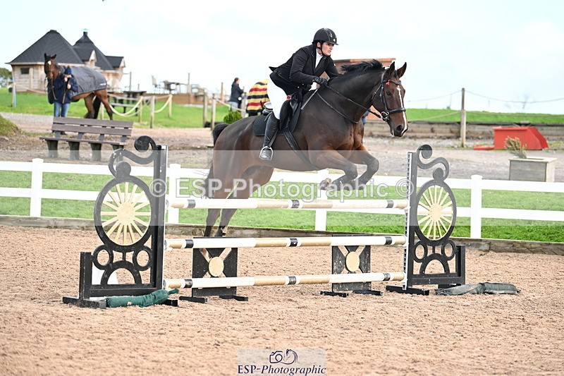 241023A-135254-00915 - Cls 4 Newcomers and 1.10m Open