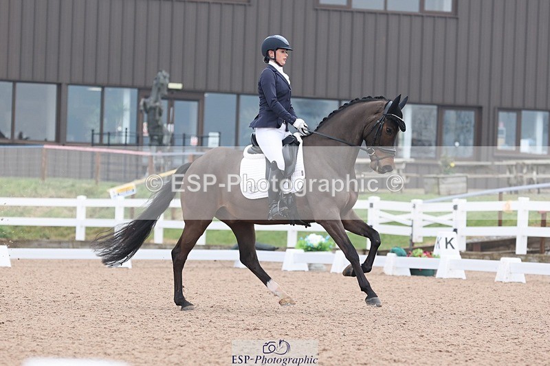 250216-095308-04955 - 229-Tara.Faulds-Platinum.SNW