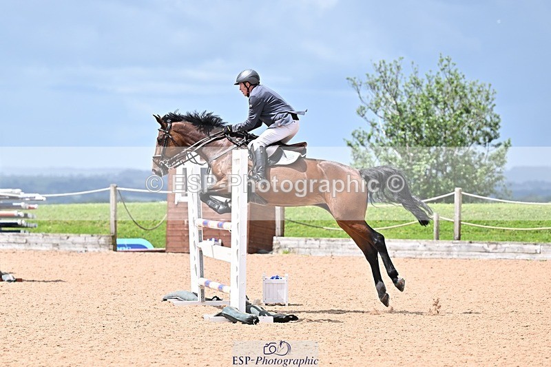 260610-120552-00356 - Cls 5 Snr Newcomers and 1.10m